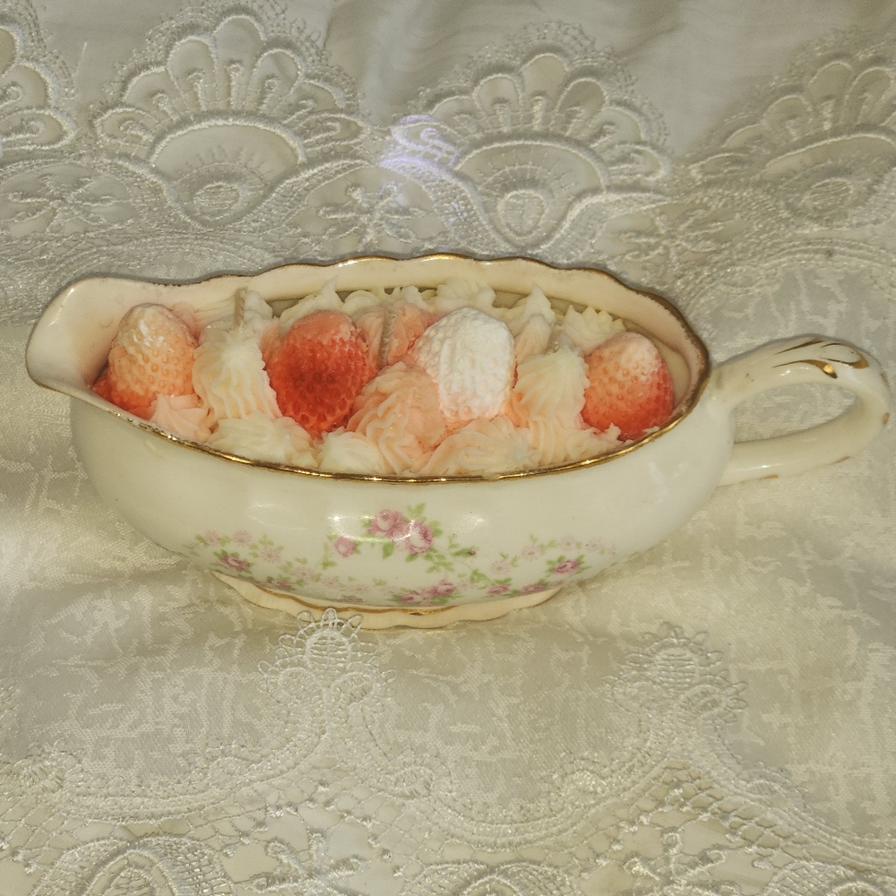 Florence,Sterling Hand-made "Strawberry Shortcake" Candle! Set in a Vintage Bowl